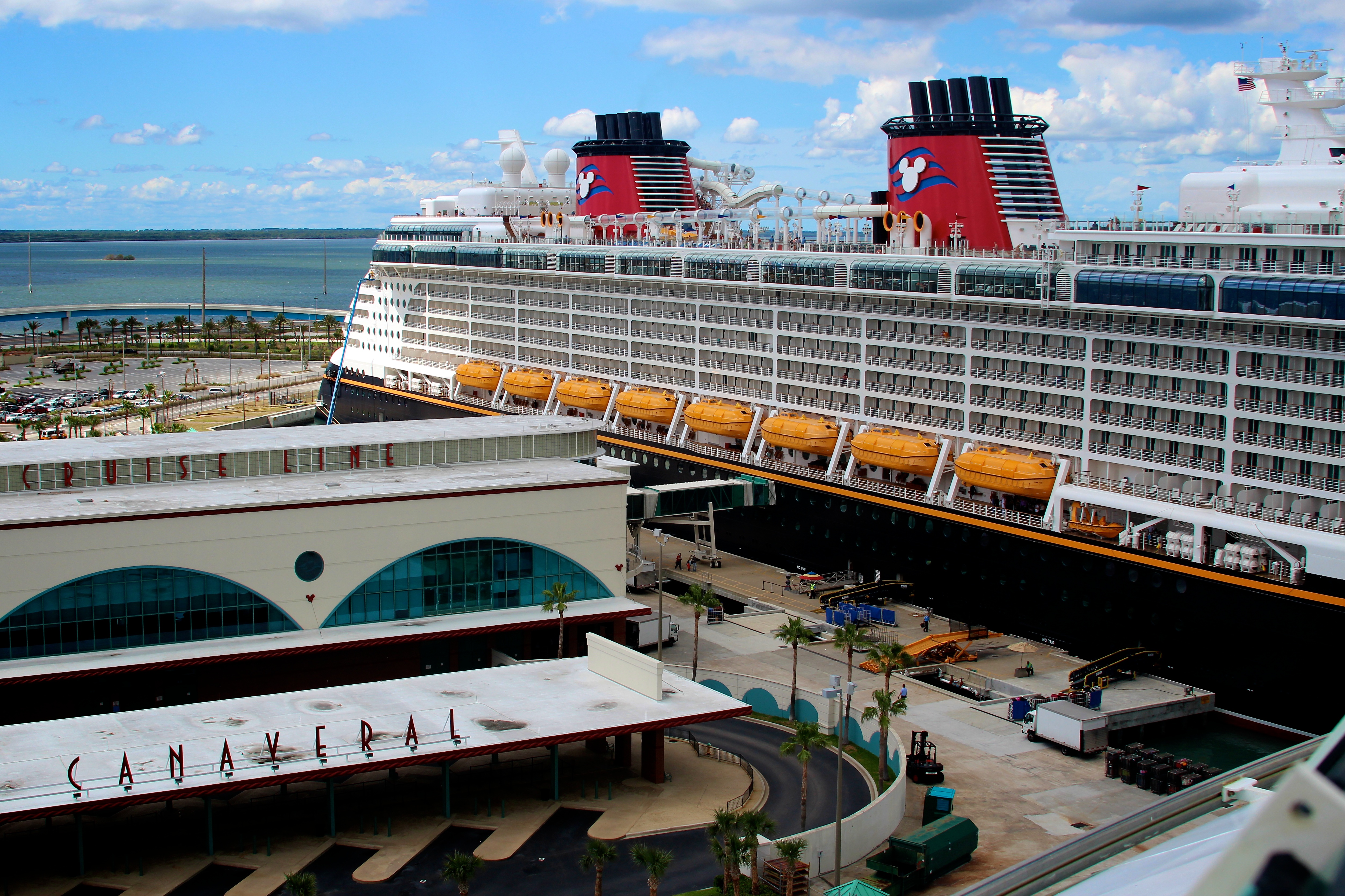 Port-Canaveral-Disney_Cruise_Ship