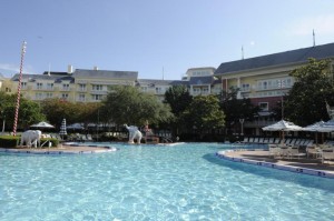 boardwalk-piscina